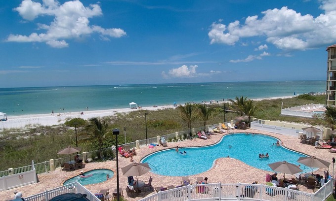 Treasure Island Condominio | Treasure Island 2BR Condo w W/D & Pool Access