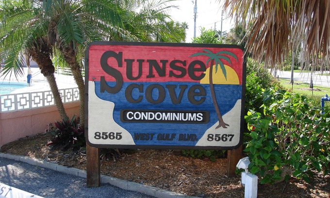 Sunset Beach Condominio | Treasure Island, FL