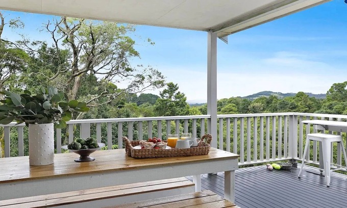 Robertson Casa | Tree-Scape Retreat — Stay5 Pay 4