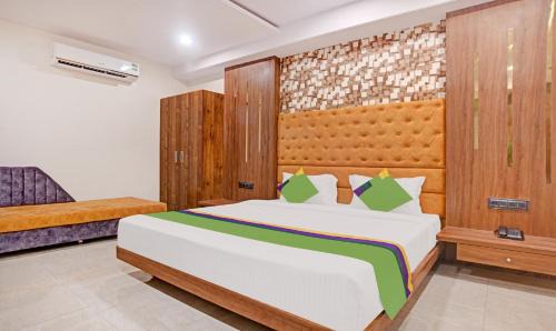 Indore Hotel | Treebo Merit