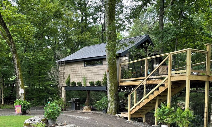 Mount Juliet Casa | Treebreeze: A whimsical TREEHOUSE experience