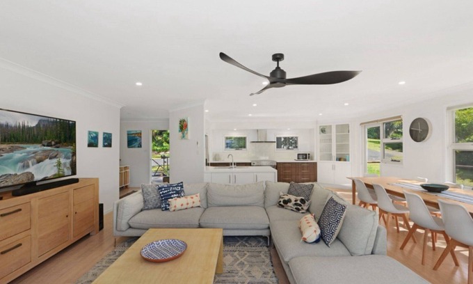 Macmasters Beach Casa | Treehouse on Stone - Large Family Home