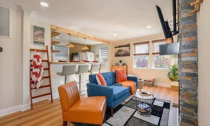 Parkville Apartamento | Treehouse Suite | King BR | Spa bath | Calm Energy