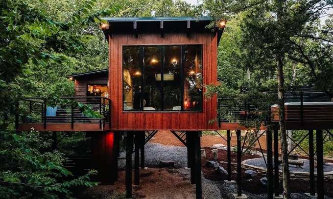 Perryville Cabina | TreeLoft at BaseCamp