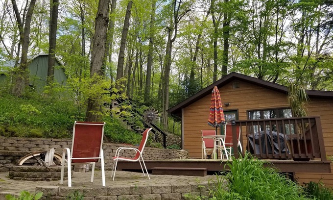 Gobles Cabaña | Trendy Beach Cottage en Treetops-Private Mill Lake-Hot Tub-Kayaks-Firepit