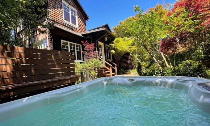 Inverness Casa | Encantador de fin de siglo con espectaculares vistas al agua