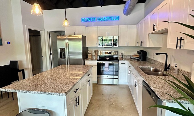 TMAG Thompson LN - Murfreesboro Rd Condominio | Tremendous 1-bedroom condo in Nashville located 5 mins from BNA