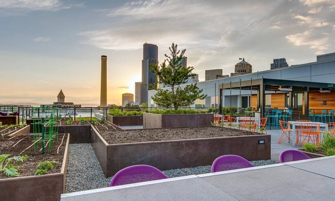 Yesler Terrace Apartamento | Trendy First Hill 1BR w/ Gym & Rooftop, nr Green Spaces, by Blueground