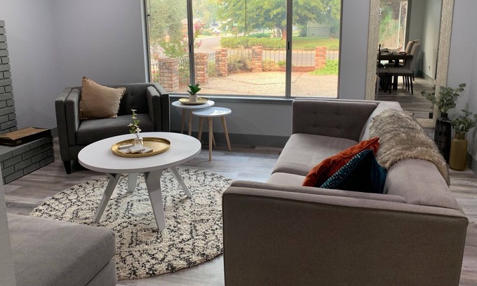 Redding Casa | Trendy Updated 3Bd/ 2 bth w/ Pool