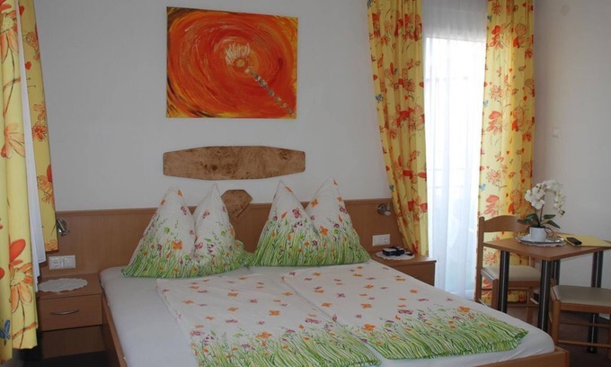 Klopein Cama Y Desayuno | Triple room, balcony, lake view OST - Pension Agnes