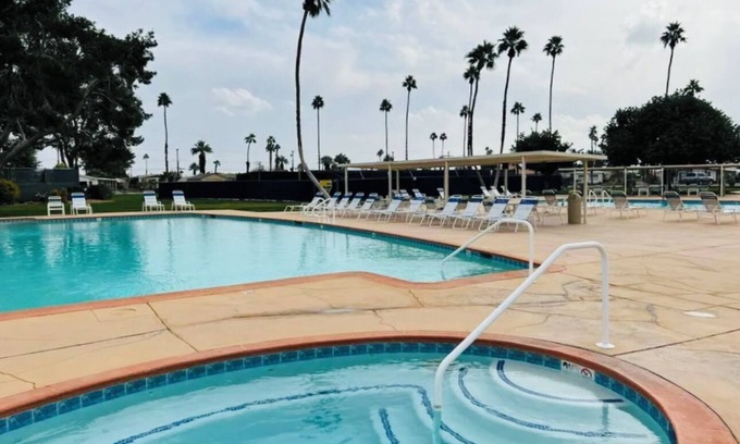 Thousand Palms Casa | TRI PALMS ESTATES Desert Retreat- on a golf course.