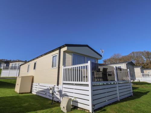 Bridport Casa | Tri-Star House