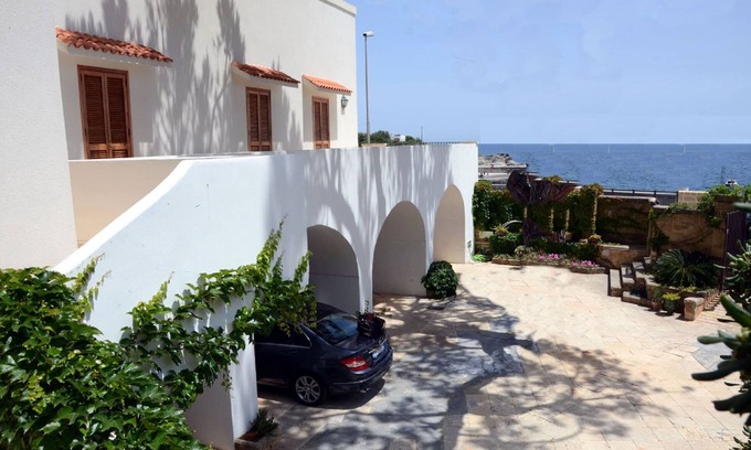 Porto Tricase Casa | Tricase Porto: Villa Bianca sul Mare 2 - LECCE - Salento