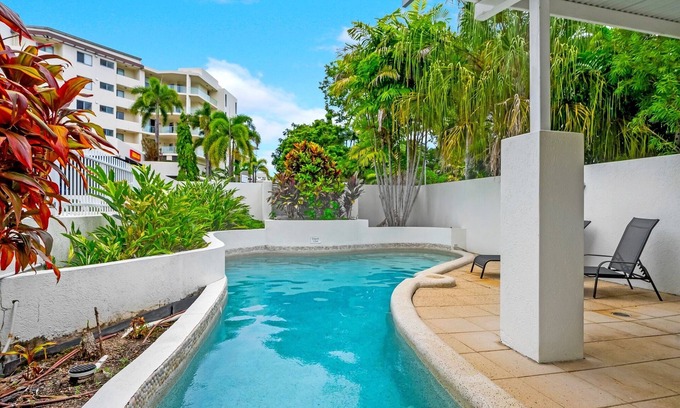 Trinity Beach Apartamento | Trinity Beach Retreat with Pool and Scenic Views