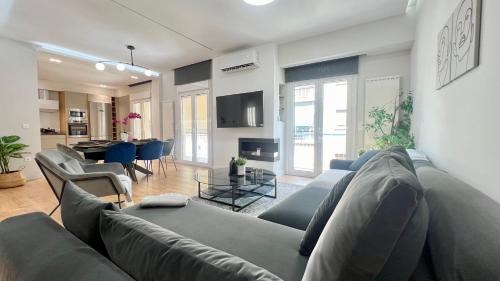 Petralona Apartamento | Trion Ierarchon Modern 3 bdr apt in Petralona