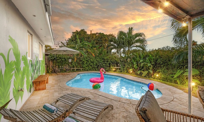 Edgewood Casa | Escapada Tropical: Piscina Climatizada, Arcades y Gran Patio - Para 8 Personas