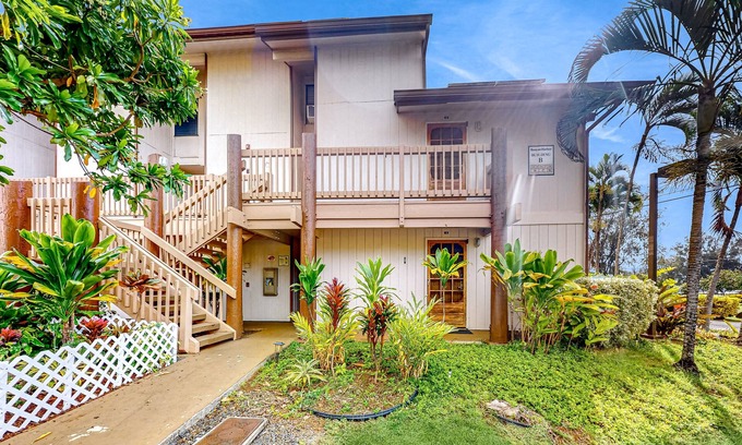 Nawiliwili Condominio | Tropical hideaway with easy beach access, alfresco patio, pool & tennis