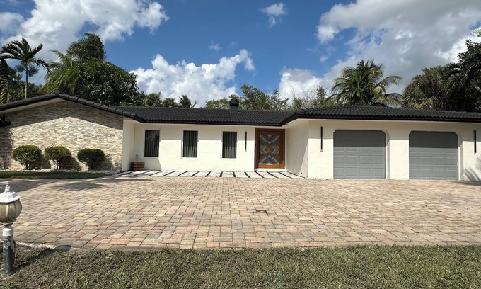 Sunrise Villa | Tropical Villa Plantation Acres