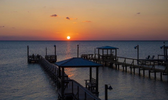 Rockport Casa | Trout Tank | View of Copano Bay, Fishing Pier!