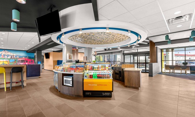 Portland Hotel | Tru by Hilton Portland Airport