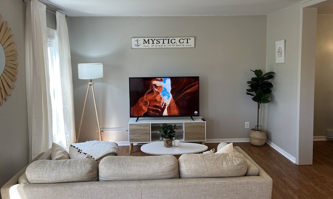 Old Mystic Casa | Tucked Away Townhouse In Mystic