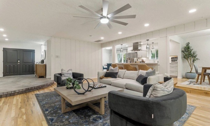 South Tulsa Casa | Tulsa Twilight Terrace@StFrancis