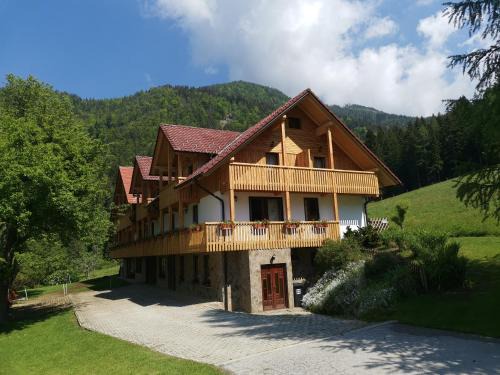 Luce Casa | Turistična Kmetija Zgornji Zavratnik