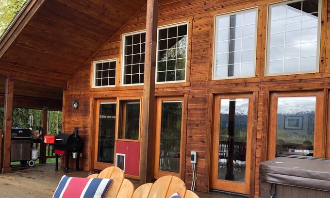McCall Casa | Turner Lane Cabin is the classic mountain getaway in McCall
