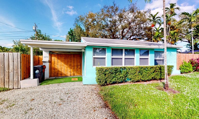 Edgewood Casa | Turquoise charmer with enclosed yard, open layout, & W/D - snowbird-friendly