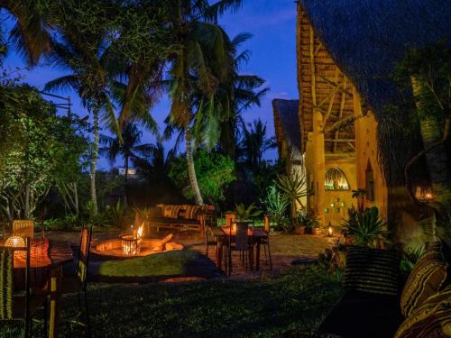 Tofo Cabina | Turtle Cove Self-Catering Lodge & Yoga Shala