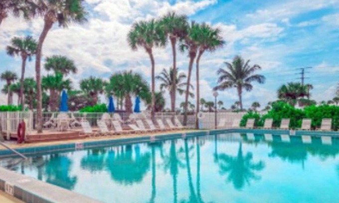 Hutchinson Island South Complejo | TURTLE REEF CLUB CONDO- HUTCHINSON ISLAND SOUTH- 2 BR PRIME OCEANFRONT-sleeps 6