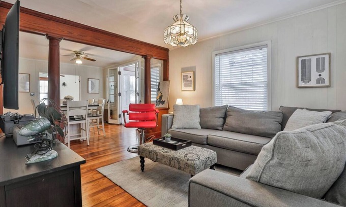 Salem Casa | Tuscan Village Charming Home Steps From it All