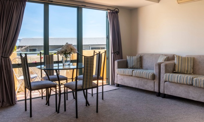 Tahunanui Hotel | Tuscany Gardens Motor Lodge