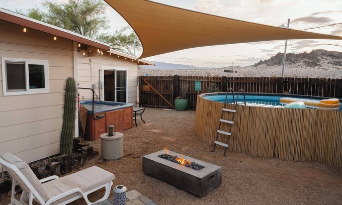 Wonder Valley Casa | Twentynine Palms Desert Oasis w/ Pool & Hot Tub!