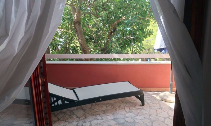 Loviste Apartamento | Apartamento para dos personas con una terraza Loviste, Peljesac (A-22220-a)