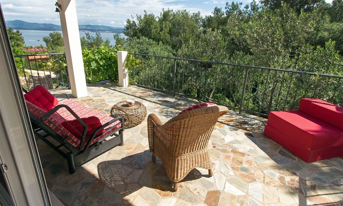 Cove Donja Krusica (Donje selo) Apartamento | Apartamento para dos personas en la playa Bahía Donja Krušica, Solta (A-12418-a)
