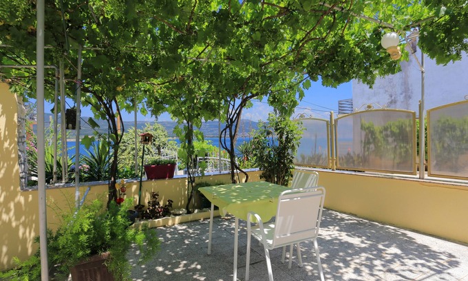 Arbanija Apartamento | Apartamento para dos personas en la playa Arbanija, Ciovo (A-18661-a)