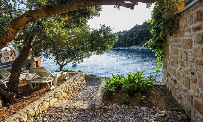 Gdinj Apartamento | Apartamento para dos personas en la playa Bahía Skozanje, Hvar (A-5713-a)
