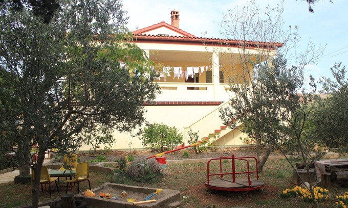 Ugljan Apartamento | Apartamento para dos personas con una terraza Ugljan (A-8479-a)