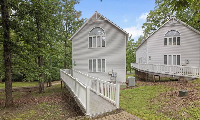 Grand Rivers Condominio | Two Bedroom Bayside Condo