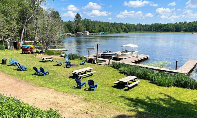 Eagle River Cabina | Cabaña de dos habitaciones en el hermoso Bagre Lago del Eagle River Chain of Lakes