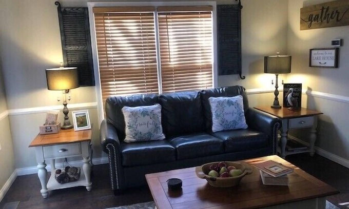 Grand Rivers Condominio | Two Bedroom Harbor View Condo
