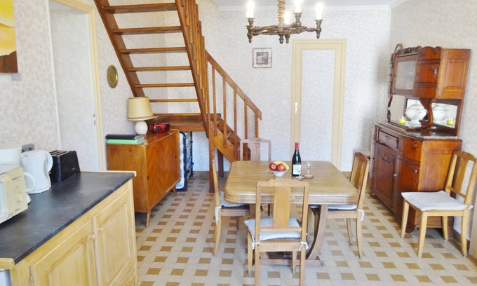 Chatel-Censoir Casa | Casa de dos habitaciones en un encantador pueblo del canal, Borgoña, Francia con wifi gratuito