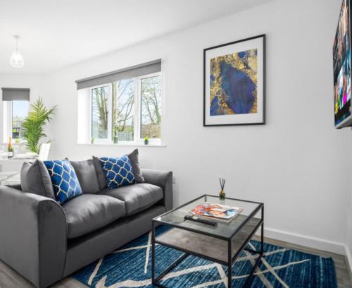 Cradley Heath Apartamento | Two Bedrooms Apartment - Parking - Cradley Heath 51C