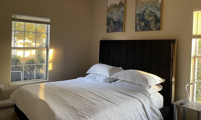 Easton Apartamento | Two BR w/free parking near Easton