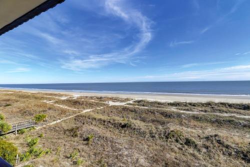 Folly Field Casa | Two Community pools Queen Bunk Beds Sleeper sofa Bikes & Beach Gear included