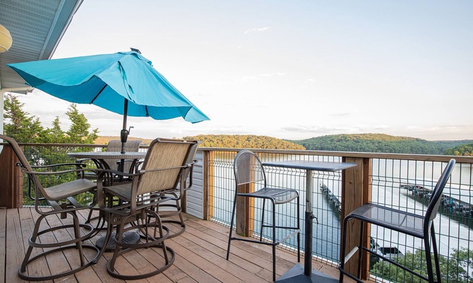Lake of the Ozarks Condominio | Two Condos Nestled In The State Park With Amazing Views
