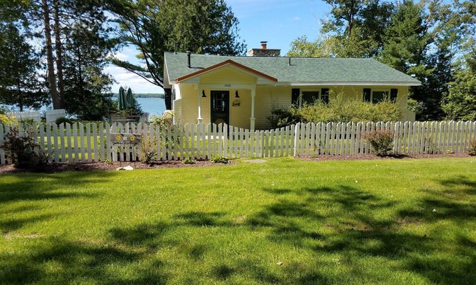 Lewiston Cabaña | Dos casas de campo en el entorno privado Resort frente al mar.