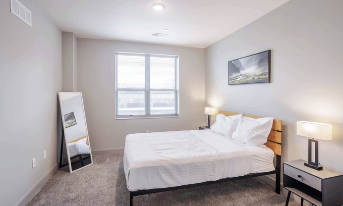 Central Business District Apartamento | TWO CozySuites at the Banks 18