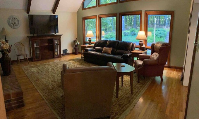 Stuart Casa | Two Kings, Hiking, Wineries, Relaxation